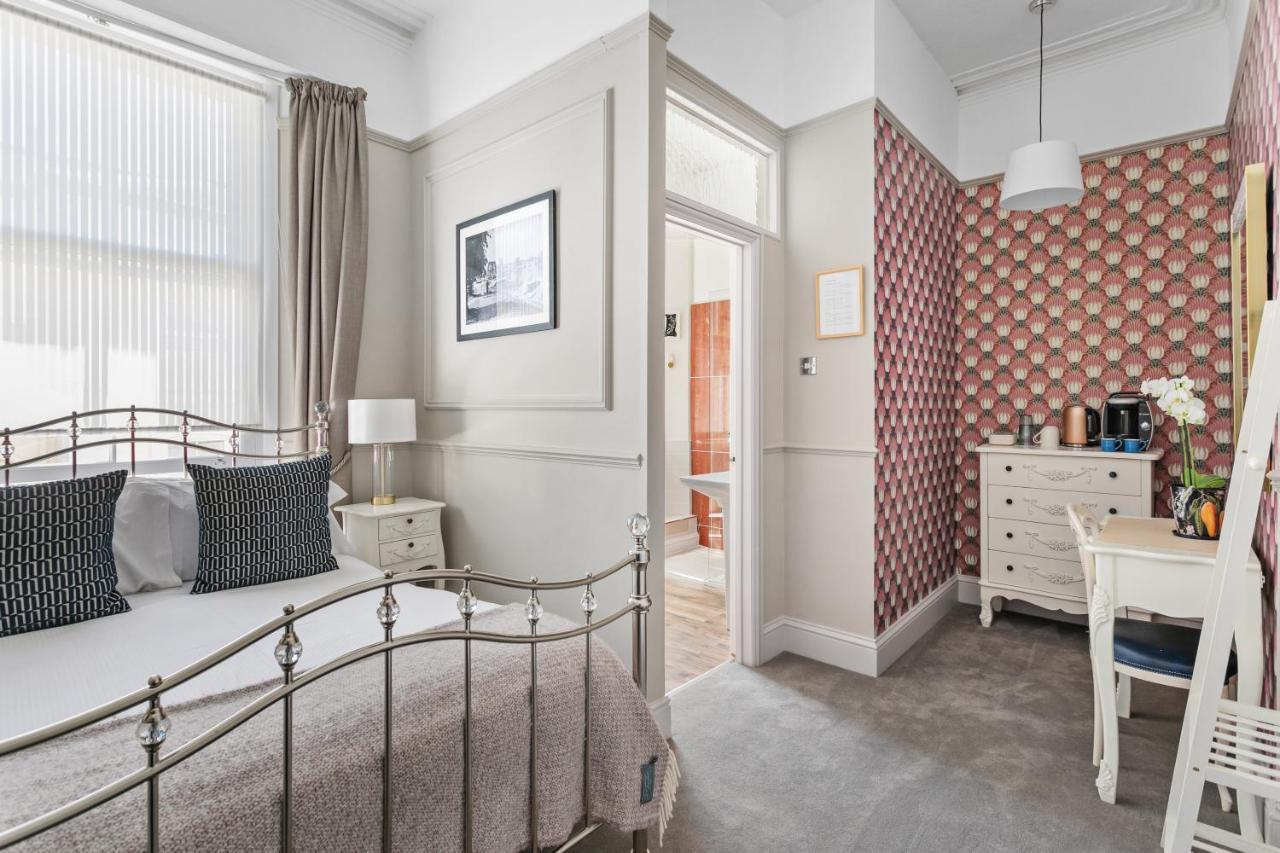 The Torcroft Bed and Breakfast Torquay Buitenkant foto