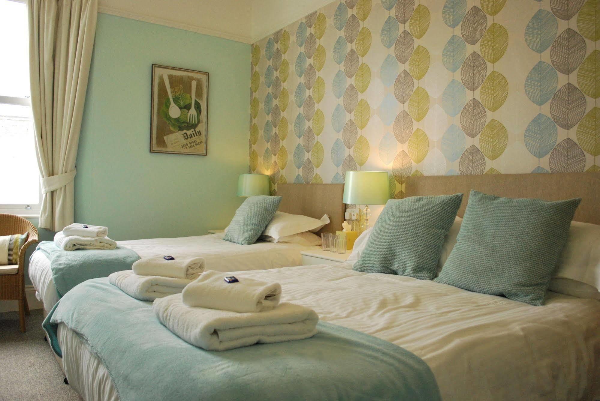 The Torcroft Bed and Breakfast Torquay Buitenkant foto